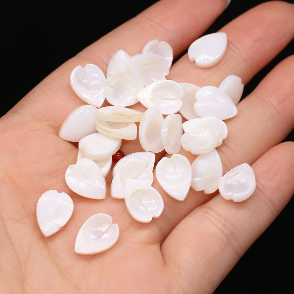 New Product Wholesale Freshwater Drop-shaped Shell Pendant Beads Jewelry Fashion Carving Handmade DIY Necklace Earrings Making
New Product Wholesale Freshwater Drop-shaped Shell Pendant Beads Jewelry Fashion Carving Handmade DIY Necklace Earrings Making