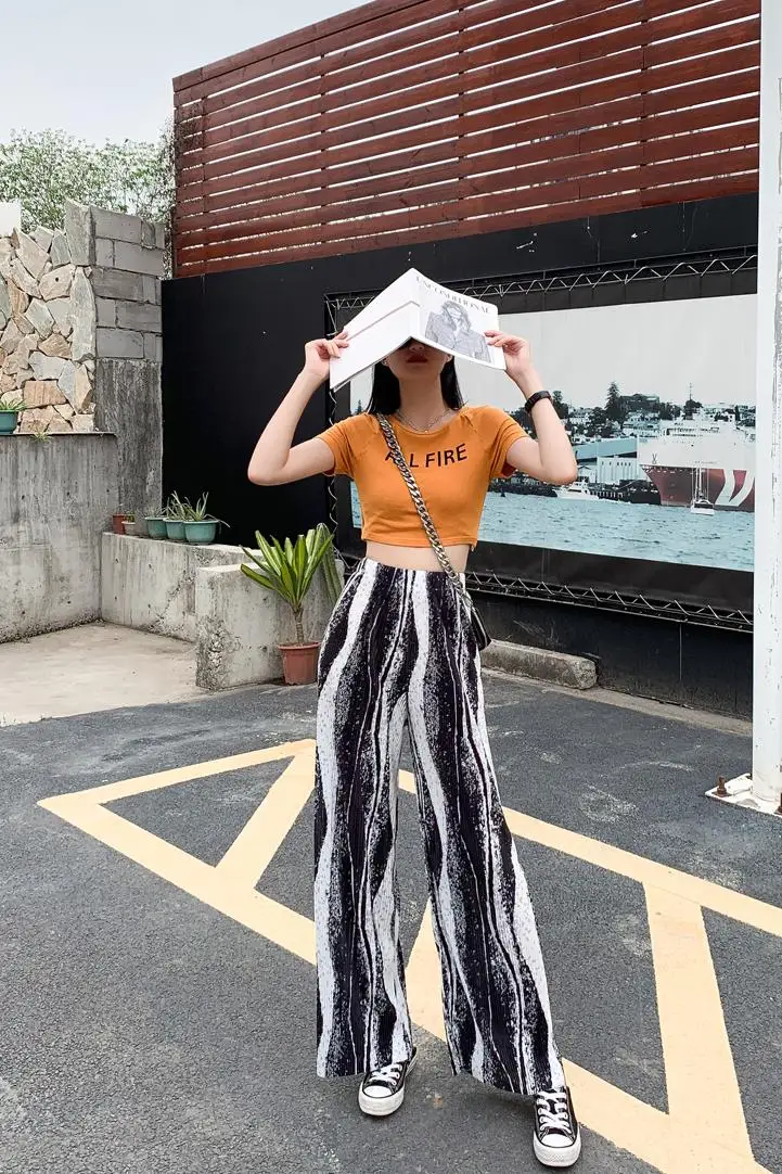 Korean 2021 New Summer Fashion Tie Dye Wide Leg Pants Women Casual Elastic High Waist Loose Long Pleated Pant Trousers
Korean 2021 New Summer Fashion Tie Dye Wide Leg Pants Women Casual Elastic High Waist Loose Long Pleated Pant Trousers