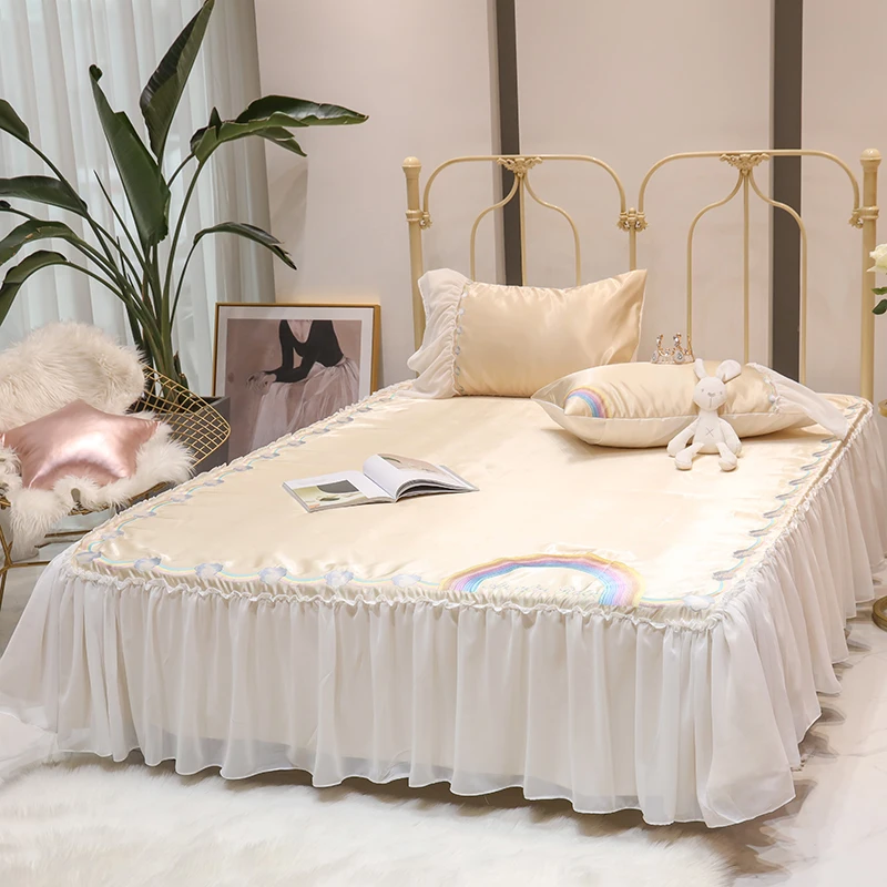 2021 Fashion Viscose Fiber Summer Sleeping Mat Set Princess Style Embroidery Single Full Queen Air Conditioning Protective Pad
2021 Fashion Viscose Fiber Summer Sleeping Mat Set Princess Style Embroidery Single Full Queen Air Conditioning Protective Pad
