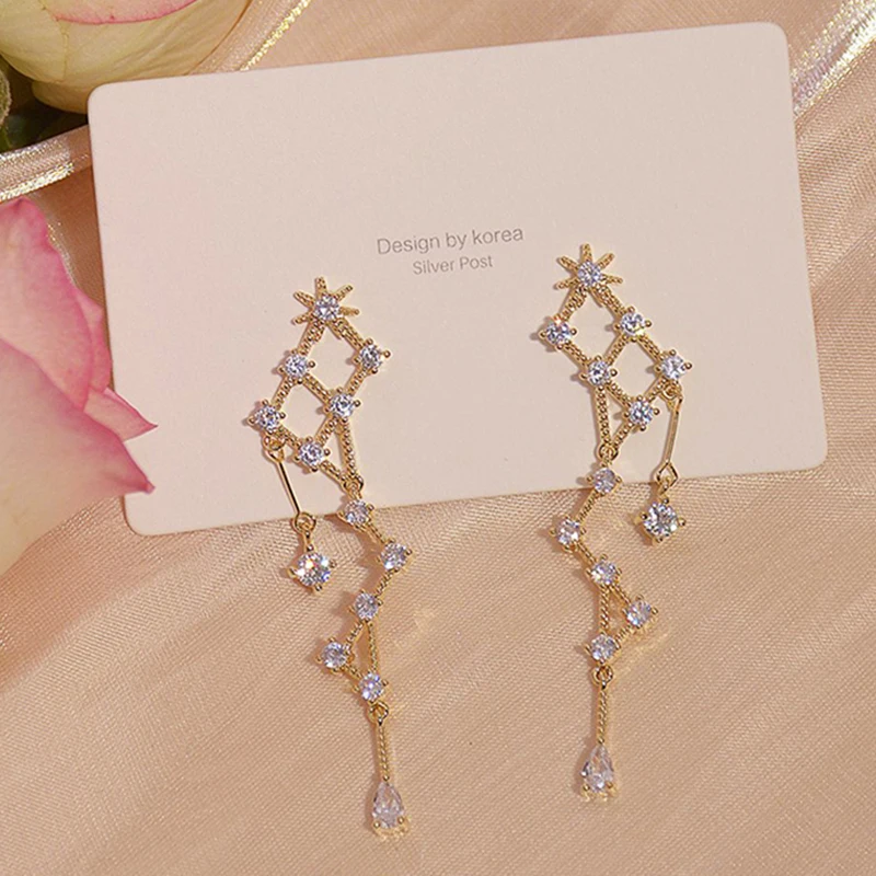 New Dipper Dangle Earrings for Women Creative Design Luxury Jewelry Shiny High Quality Micro-inlaid Zircon Advanced S925 Needle
New Dipper Dangle Earrings for Women Creative Design Luxury Jewelry Shiny High Quality Micro-inlaid Zircon Advanced S925 Needle