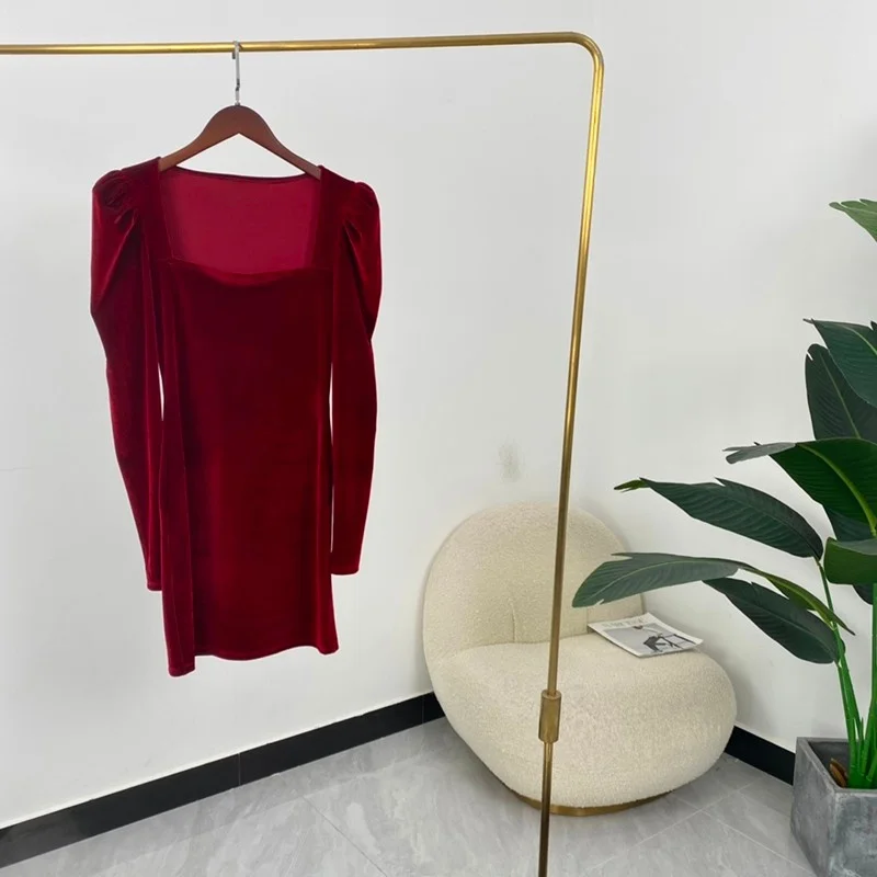 2021 New Autumn Women Fashion Wine Red Long Sleeve Square Collar Slim Mini Dresses High Quality
2021 New Autumn Women Fashion Wine Red Long Sleeve Square Collar Slim Mini Dresses High Quality