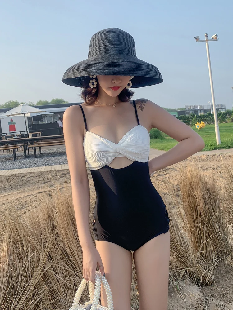 Swimsuit 2021 new fashion hot spring swimsuit women cover belly to show thin Korean Instagram style sexy one-piece swimsuit
Swimsuit 2021 new fashion hot spring swimsuit women cover belly to show thin Korean Instagram style sexy one-piece swimsuit