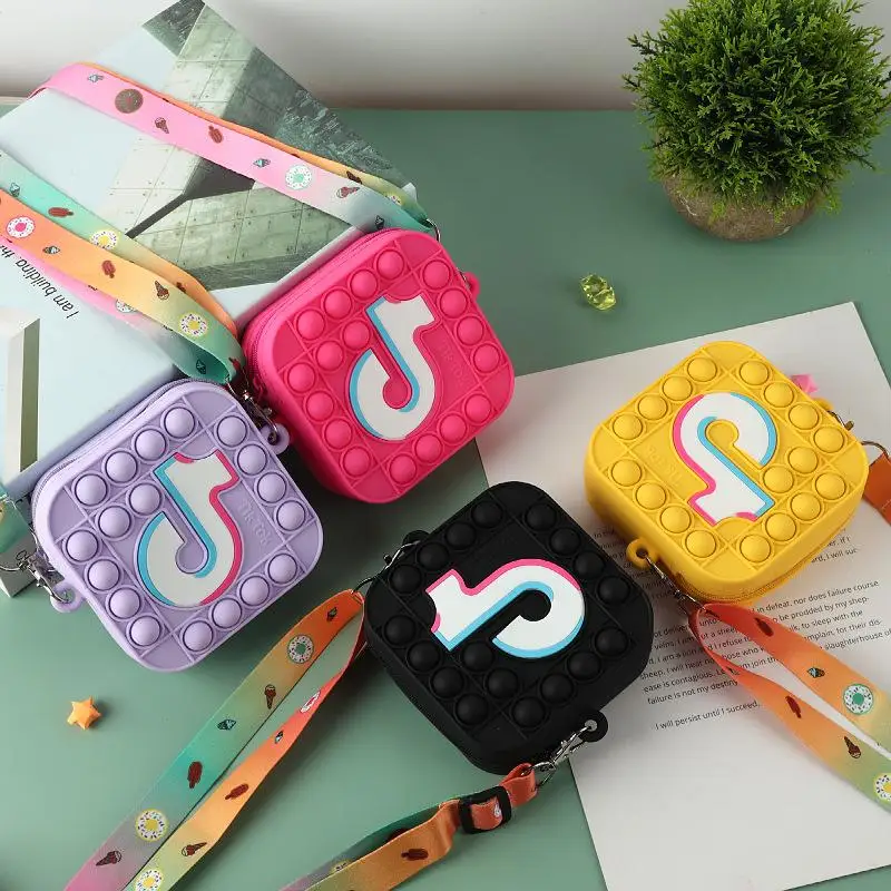 New Pop It Push Bubble Fidget Toy Children Messenger Bag Stress Relief Squeeze Toy Antistress Pop It Silicone Soft Bags Toy Gift
New Pop It Push Bubble Fidget Toy Children Messenger Bag Stress Relief Squeeze Toy Antistress Pop It Silicone Soft Bags Toy Gift