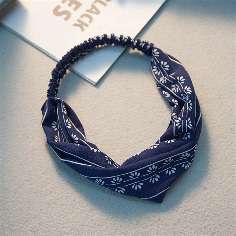 Korea Retro Fashion Simple Flower Striped Hair Band Wide-brimmed Elastic Headband Women Girls Elegant Temperament Hair Styling A
Korea Retro Fashion Simple Flower Striped Hair Band Wide-brimmed Elastic Headband Women Girls Elegant Temperament Hair Styling A