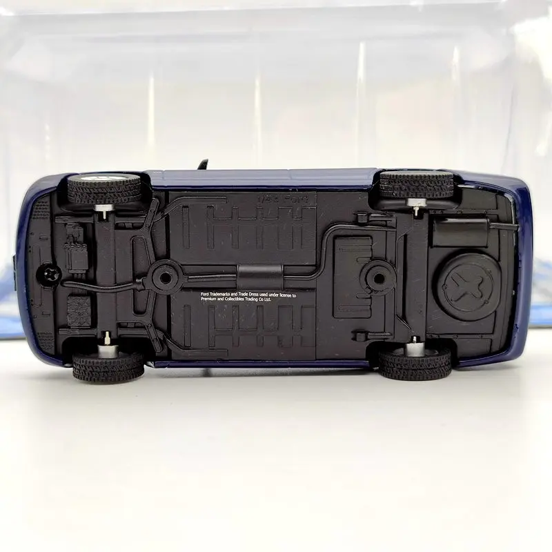 IXO 1:43 For Ford Escort CLX Rural 16V 1996 Blue Diecast Models Collection Limited Edition Auto Toys Car Gift 
IXO 1:43 For Ford Escort CLX Rural 16V 1996 Blue Diecast Models Collection Limited Edition Auto Toys Car Gift