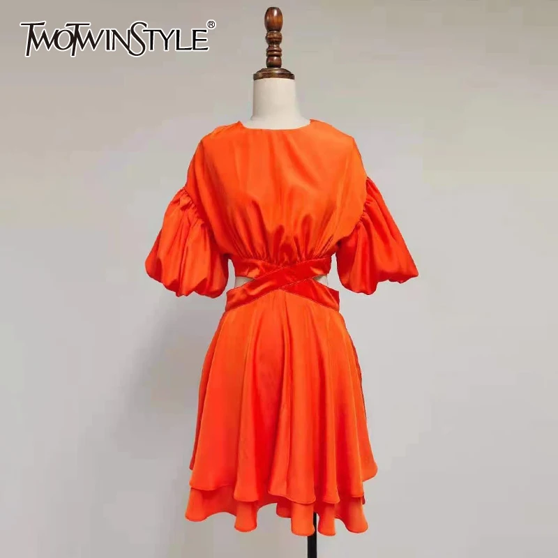 TWOTWINSTYLE Hollow Out Mini Dress For Women O Neck Lantern Sleeve High Waist Lace Up Bowknot Solid Dresses Female Fashion New
TWOTWINSTYLE Hollow Out Mini Dress For Women O Neck Lantern Sleeve High Waist Lace Up Bowknot Solid Dresses Female Fashion New