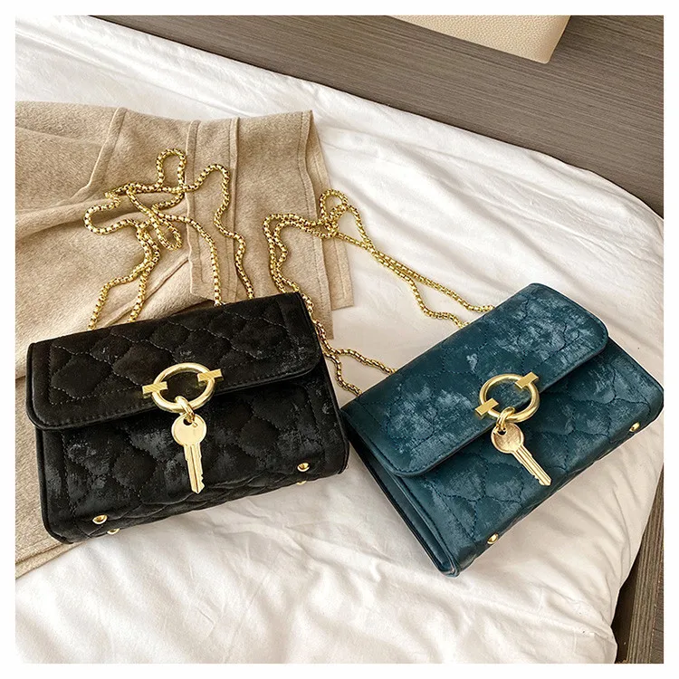 Autumn And Winter Velvet Chain Bag Small Fragrance Crossbody Bag Shoulder Messenger Bag Soft Leather Bag Fashionable Square Bag
Autumn And Winter Velvet Chain Bag Small Fragrance Crossbody Bag Shoulder Messenger Bag Soft Leather Bag Fashionable Square Bag