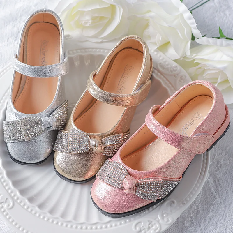 2020 New Children Kids Girls Flat Soft Shoes Princess Shoes Children Dance Casual Shoes Girl Sandals Wedding Dress party shoes
2020 New Children Kids Girls Flat Soft Shoes Princess Shoes Children Dance Casual Shoes Girl Sandals Wedding Dress party shoes