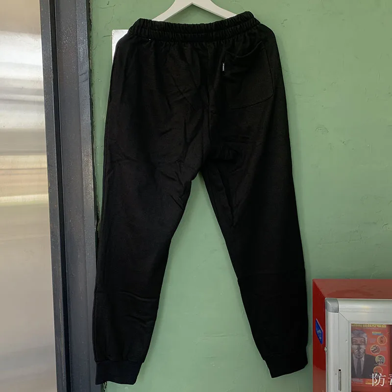 2020 Summer New Vetements Anarchy Logo Sweatpants Men Women Couples Hiphop Loose Fit Track Pants Joggers Men
2020 Summer New Vetements Anarchy Logo Sweatpants Men Women Couples Hiphop Loose Fit Track Pants Joggers Men