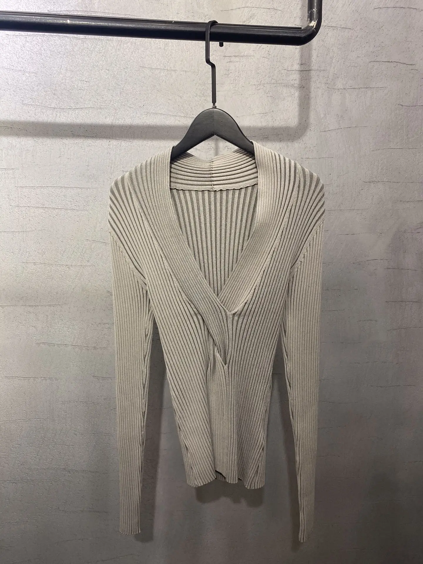 2023 new fashion ladies long sleeve sexy casual solid color knitted top 1226
2023 new fashion ladies long sleeve sexy casual solid color knitted top 1226