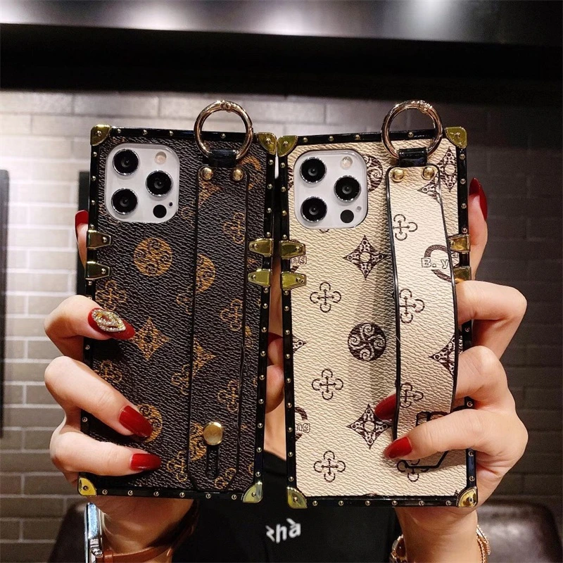 Luxury Square Wrist Strap Holder phone Case For iPhone 13 12 mini 11 Pro XS MAX XR 7 8 Plus X SE Fashion Geometric Leather cover
Luxury Square Wrist Strap Holder phone Case For iPhone 13 12 mini 11 Pro XS MAX XR 7 8 Plus X SE Fashion Geometric Leather cover