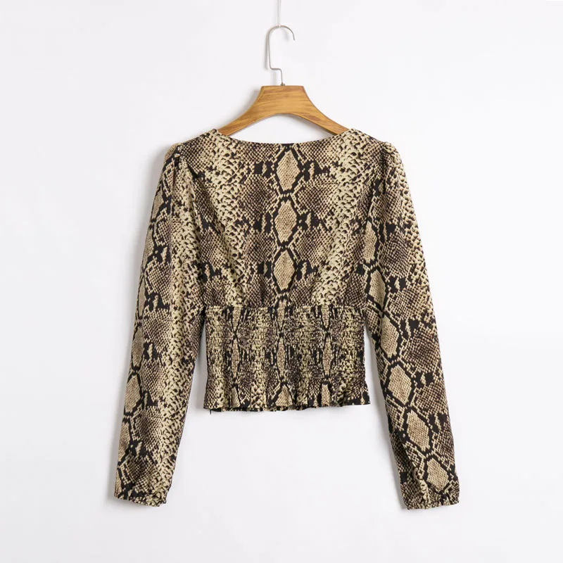 Summer casual shirt female snake print square collar long-sleeved shirt Slim
Summer casual shirt female snake print square collar long-sleeved shirt Slim