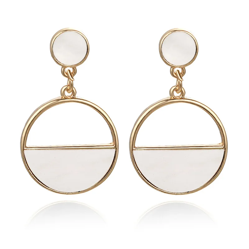 2020 trend new simple fashion earrings personality geometric semicircle hollow imitation marble wild circle Stud earring jewelry
2020 trend new simple fashion earrings personality geometric semicircle hollow imitation marble wild circle Stud earring jewelry