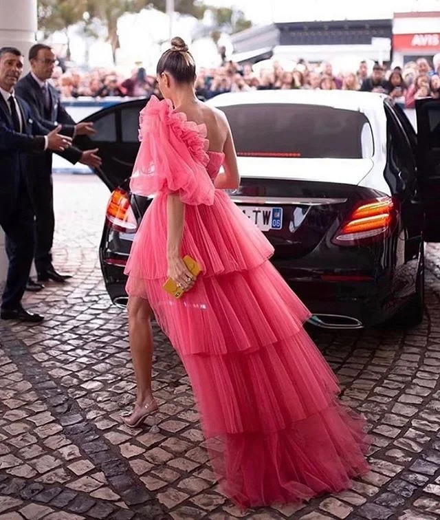 One Shoulder Peach Red Tulle Prom Dresses for Women 2020 Tiered Hi-Lo Zipper Back Long Party Gown Evening Dress vestidos
One Shoulder Peach Red Tulle Prom Dresses for Women 2020 Tiered Hi-Lo Zipper Back Long Party Gown Evening Dress vestidos