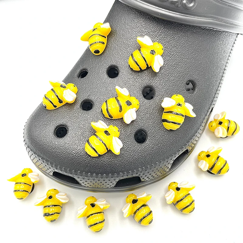 Yellow Little Bee Icon Cute Croc Shoe Charms Decoration For Child Clogs DIY Parts Womens Slippers Anime Badges Pins Accessories
Yellow Little Bee Icon Cute Croc Shoe Charms Decoration For Child Clogs DIY Parts Womens Slippers Anime Badges Pins Accessories