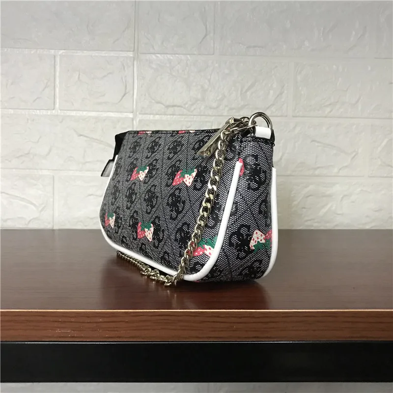 2021 Shoulder Messenger Fashion Printing Chain Portable Lady Bag Foreign Trade Export New Style Strawberry Underarm Baguette Bag
2021 Shoulder Messenger Fashion Printing Chain Portable Lady Bag Foreign Trade Export New Style Strawberry Underarm Baguette Bag