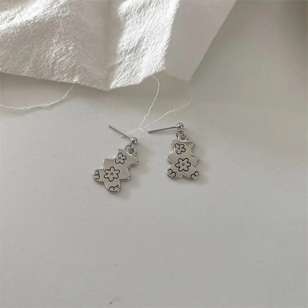 Anime Bear Earrings Stud Wholesale Cute Jewelry For Women Vintage Punk Party Gifts 2021 Trendy Cartoon Flower Accessories
Anime Bear Earrings Stud Wholesale Cute Jewelry For Women Vintage Punk Party Gifts 2021 Trendy Cartoon Flower Accessories