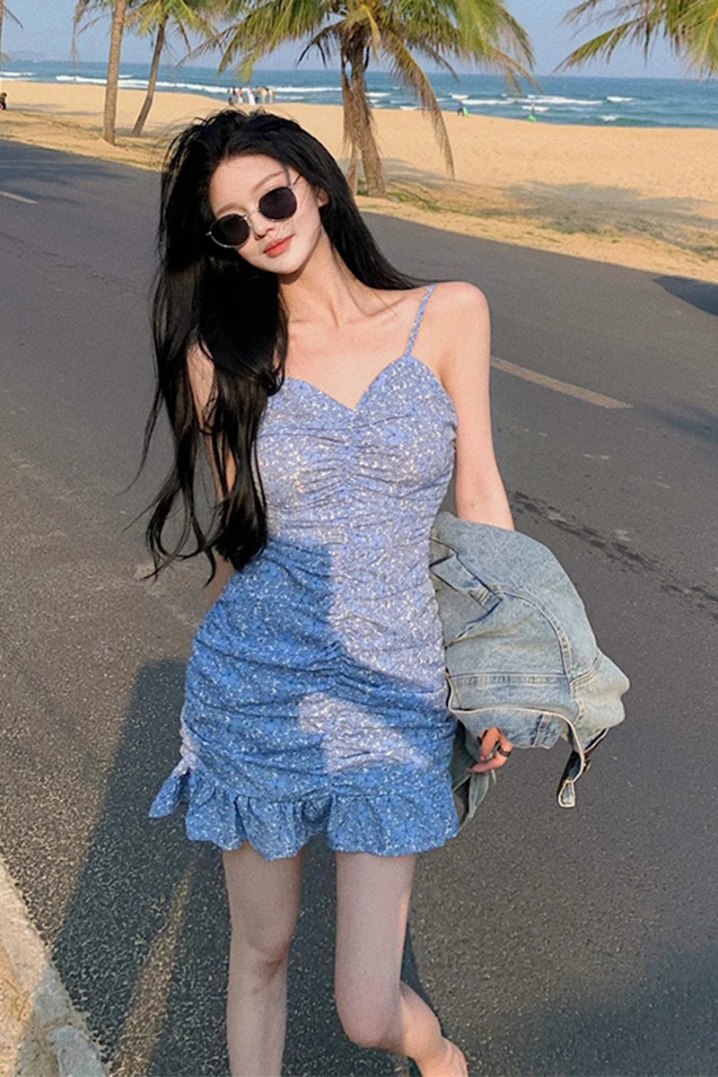 Suspender dress summer new French style women's temperament small short skirt floral skirt hip skirt sexy skirt
Suspender dress summer new French style women's temperament small short skirt floral skirt hip skirt sexy skirt