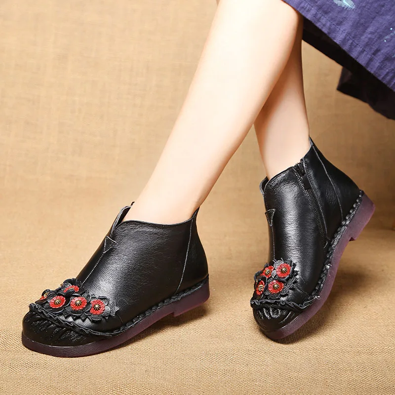 TIMETANG Women Winter Snow Boots 2019 Genuine Leather Ankle Boots Women Handmade Flower Rivet Low Heels Warm Cotton Shoes E1194
TIMETANG Women Winter Snow Boots 2019 Genuine Leather Ankle Boots Women Handmade Flower Rivet Low Heels Warm Cotton Shoes E1194