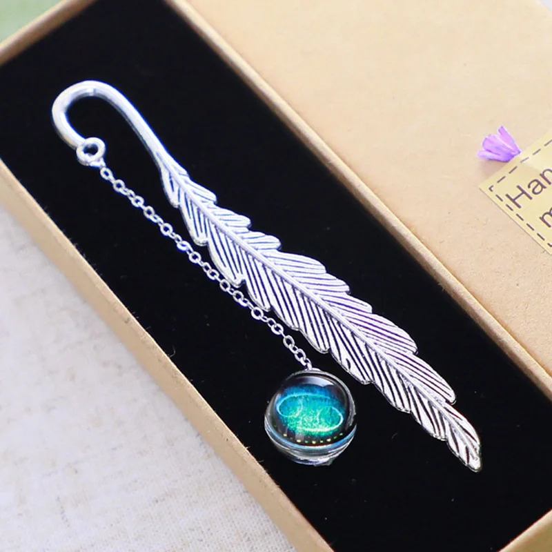 12 Constellations Luminous Bookmark Vintage Feather Reading Mark Metal Book Clip Hanging Book Keeper Holder For Students
12 Constellations Luminous Bookmark Vintage Feather Reading Mark Metal Book Clip Hanging Book Keeper Holder For Students