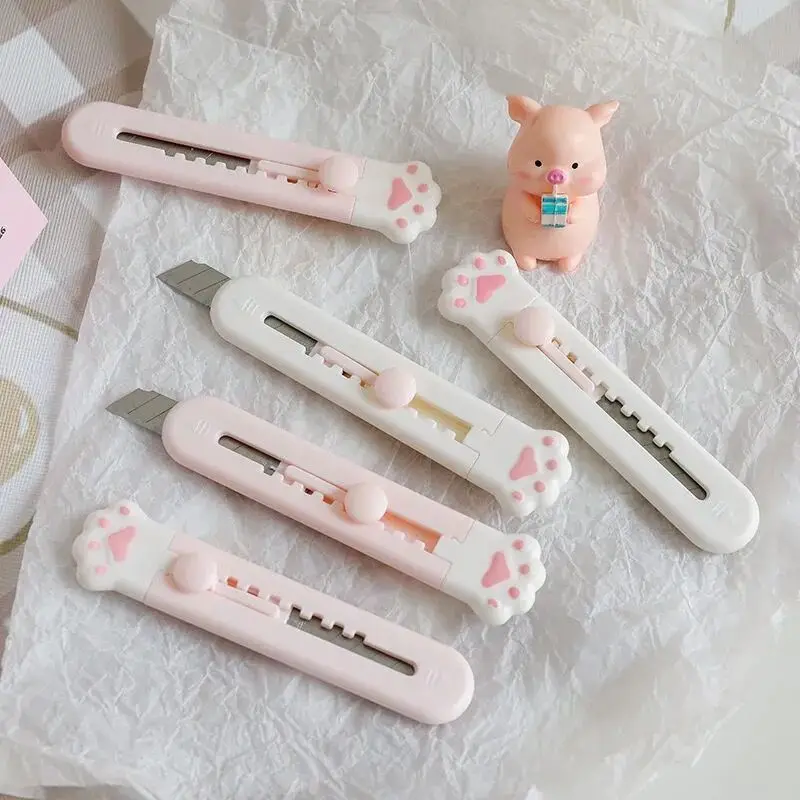 Cute Mini Cat Claw Art Knife Mandatory Artifact Hand Knife Unpacking Student Art Class Paper-cutting Knife Express Knife
Cute Mini Cat Claw Art Knife Mandatory Artifact Hand Knife Unpacking Student Art Class Paper-cutting Knife Express Knife