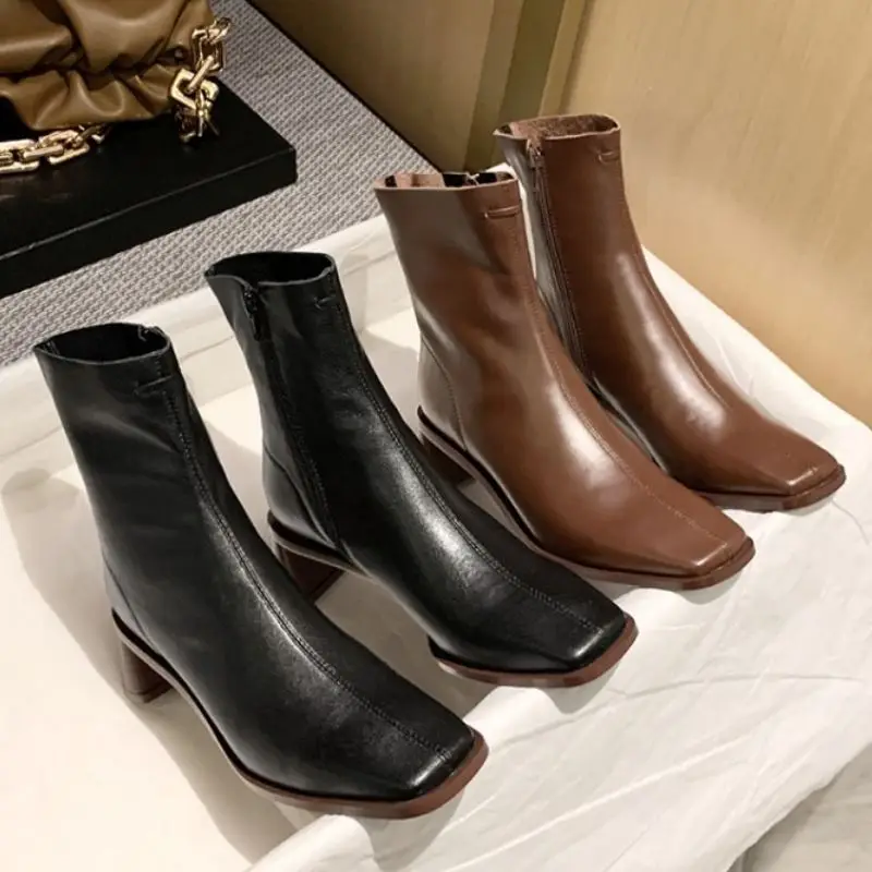 Rizabina Real Leather Women Ankle Boots Thick Heel Square Toe Side Zipper Shoes Winter Warm Boots Party Footwear Size 34-40
Rizabina Real Leather Women Ankle Boots Thick Heel Square Toe Side Zipper Shoes Winter Warm Boots Party Footwear Size 34-40