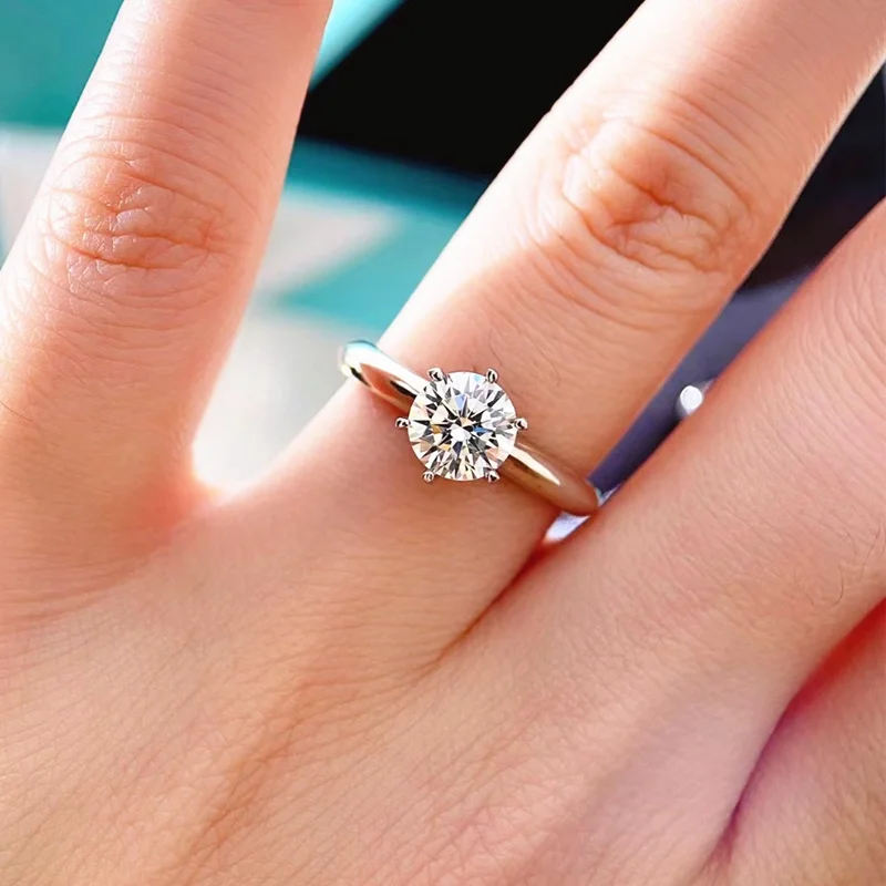 Original Classics 1: 1 925 Sterling Silver 6 Claw Zircon Inlay Wide Rings Women Logo Romance Fine Jewelry Valentines Gift
Original Classics 1: 1 925 Sterling Silver 6 Claw Zircon Inlay Wide Rings Women Logo Romance Fine Jewelry Valentines Gift