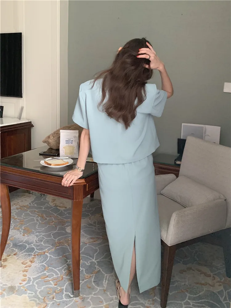 Real Shot new Ladies Fashion Design Sense Casual Loose Short Suit Jacket + Elastic Waist Thin Skirt Two-Piece Suit 
Real Shot new Ladies Fashion Design Sense Casual Loose Short Suit Jacket + Elastic Waist Thin Skirt Two-Piece Suit