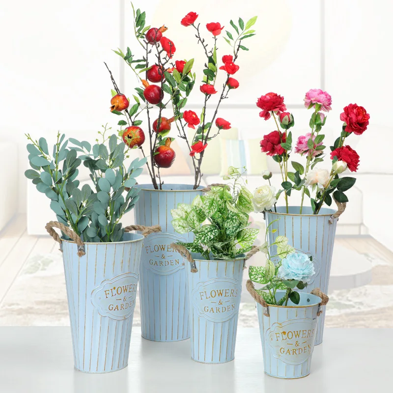 1Pc Vintage Iron Desktop Plant Vase Balcony Outdoor Garden Hanging Flower Pot Display Bucket
1Pc Vintage Iron Desktop Plant Vase Balcony Outdoor Garden Hanging Flower Pot Display Bucket