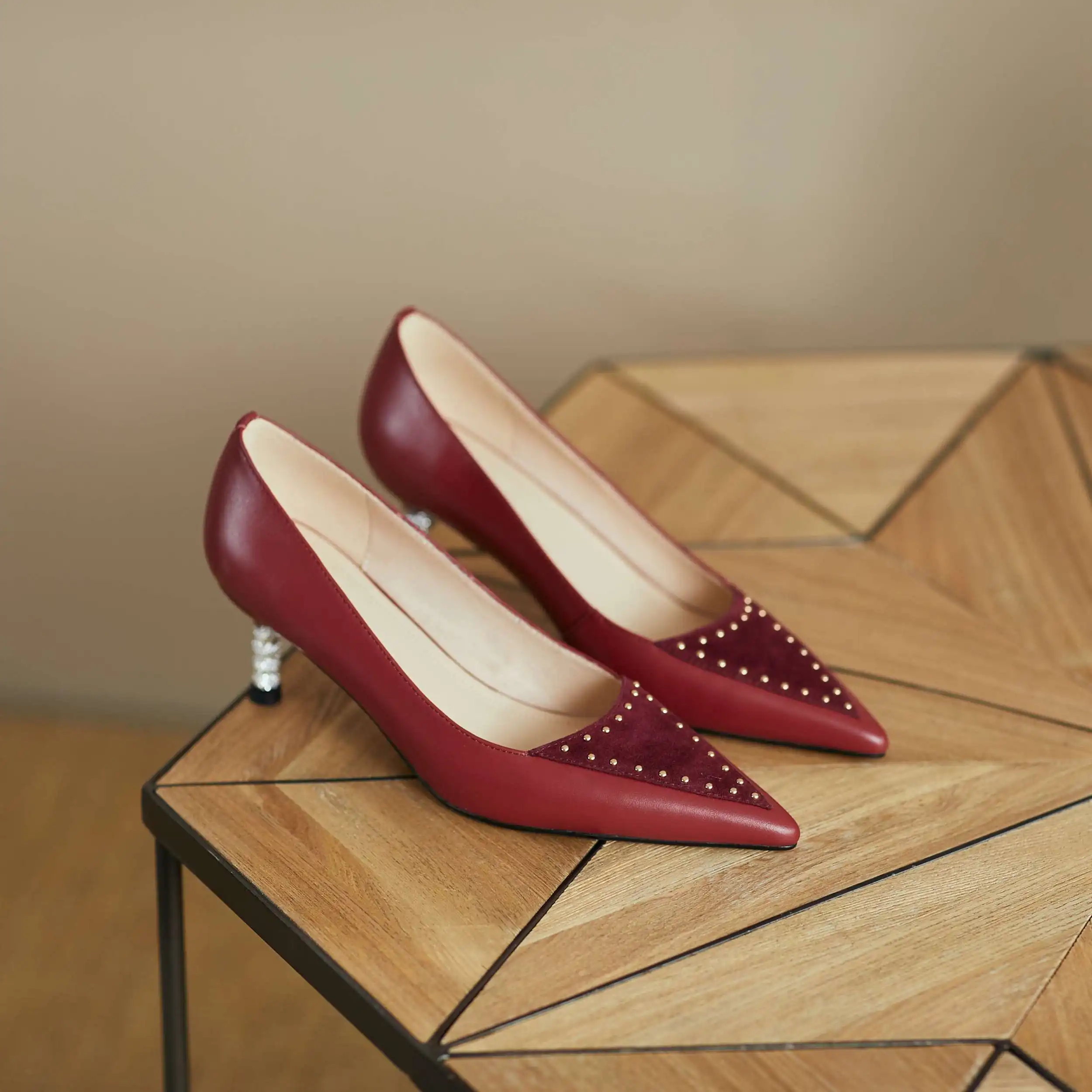 Krazing pot genuine leather pointed toe high heels special design patchwork beauty lady dance party spring new women pumps L86
Krazing pot genuine leather pointed toe high heels special design patchwork beauty lady dance party spring new women pumps L86