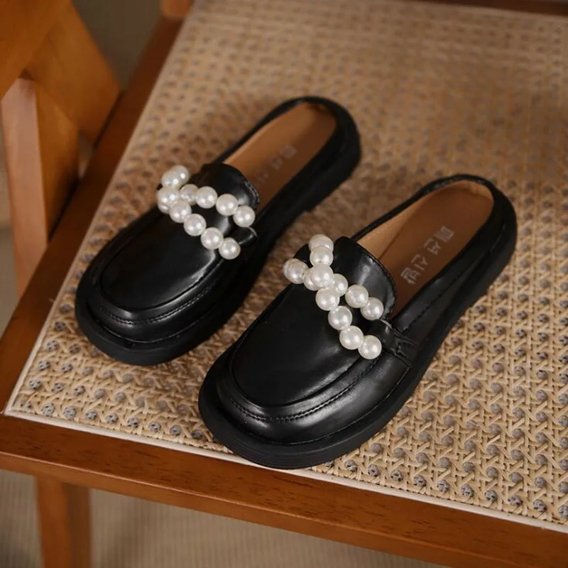 Fashion Pearl Chain Mules Slippers Shoes 2021 Women Round Toe Square Heel Sandals Woman Outdoor Slip on Loafers Zapatos Mujer
Fashion Pearl Chain Mules Slippers Shoes 2021 Women Round Toe Square Heel Sandals Woman Outdoor Slip on Loafers Zapatos Mujer