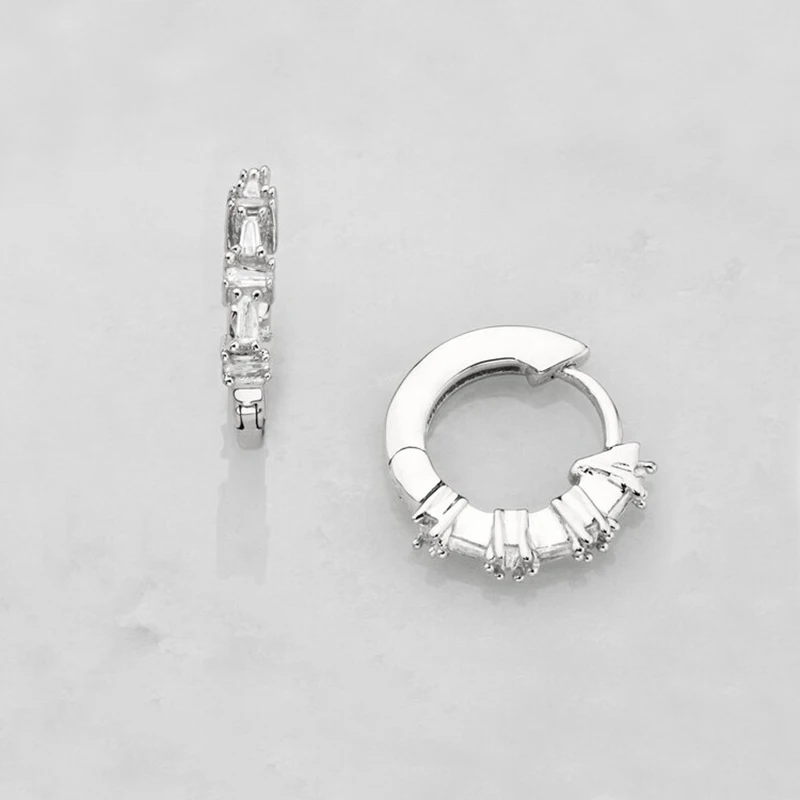 AIDE Exquisite 925 Sterling Silver Hoop Earrings for Women Mini Geometric Square Zircon Pierced Earings Fine Jewelry kolczyki
AIDE Exquisite 925 Sterling Silver Hoop Earrings for Women Mini Geometric Square Zircon Pierced Earings Fine Jewelry kolczyki