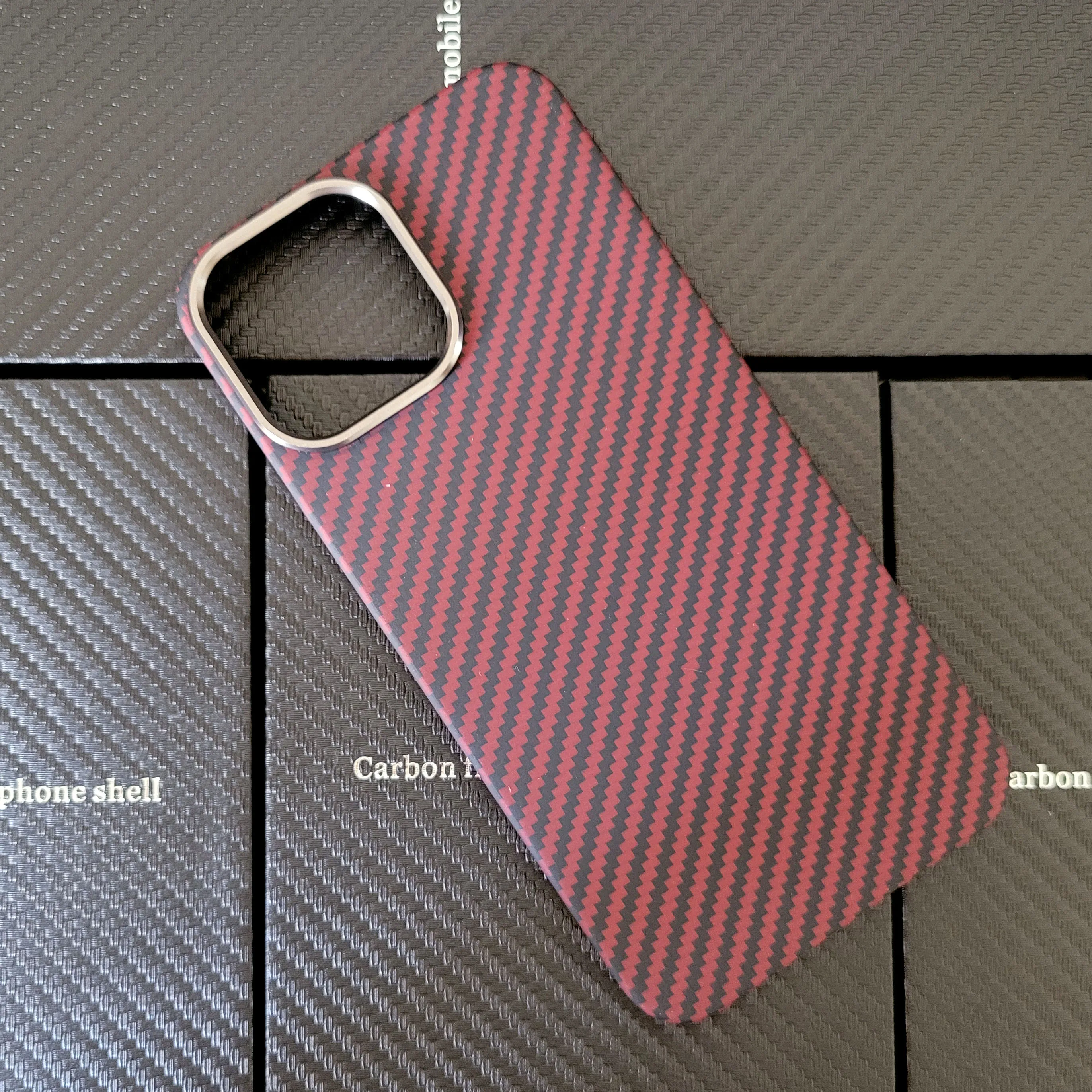 Красный чехол iPhone13 Pro Max из 100% натурального углеродного волокна для iPhone13 Mini чехол из углеродного волокна iPhone13 Pro с металлическим защитным кол...
Красный чехол iPhone13 Pro Max из 100% натурального углеродного волокна для iPhone13 Mini чехол из углеродного волокна iPhone13 Pro с металлическим защитным кол...