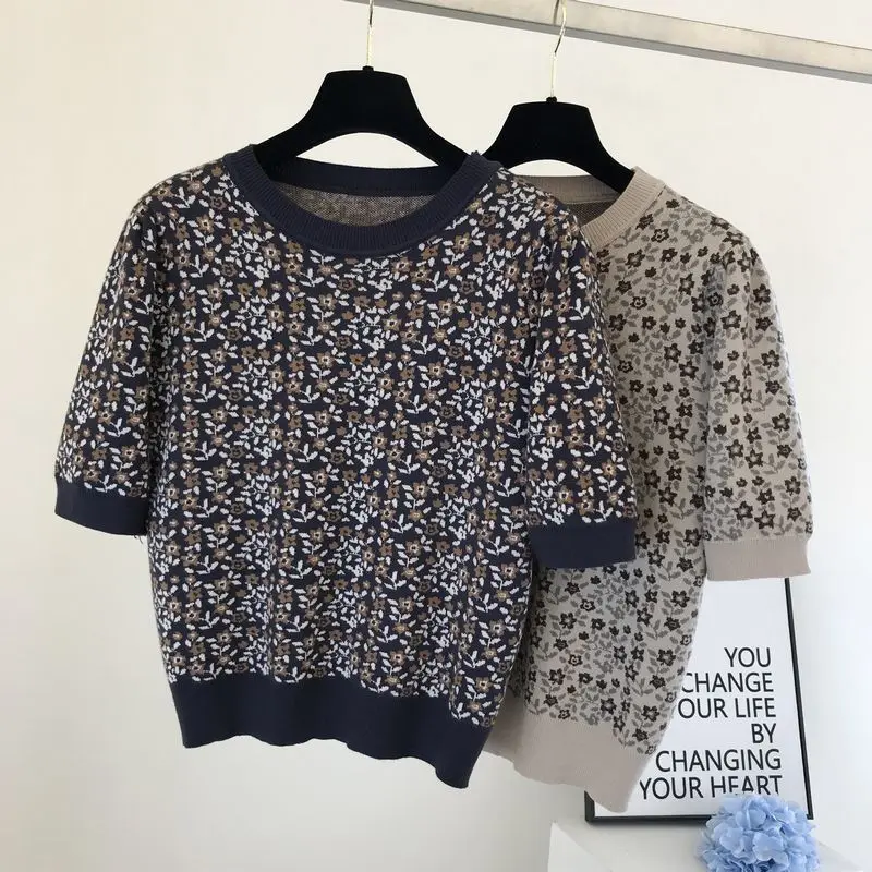 2021 spring new niche retro jacquard T-shirt Crew Neck Sweater short sleeve top
2021 spring new niche retro jacquard T-shirt Crew Neck Sweater short sleeve top