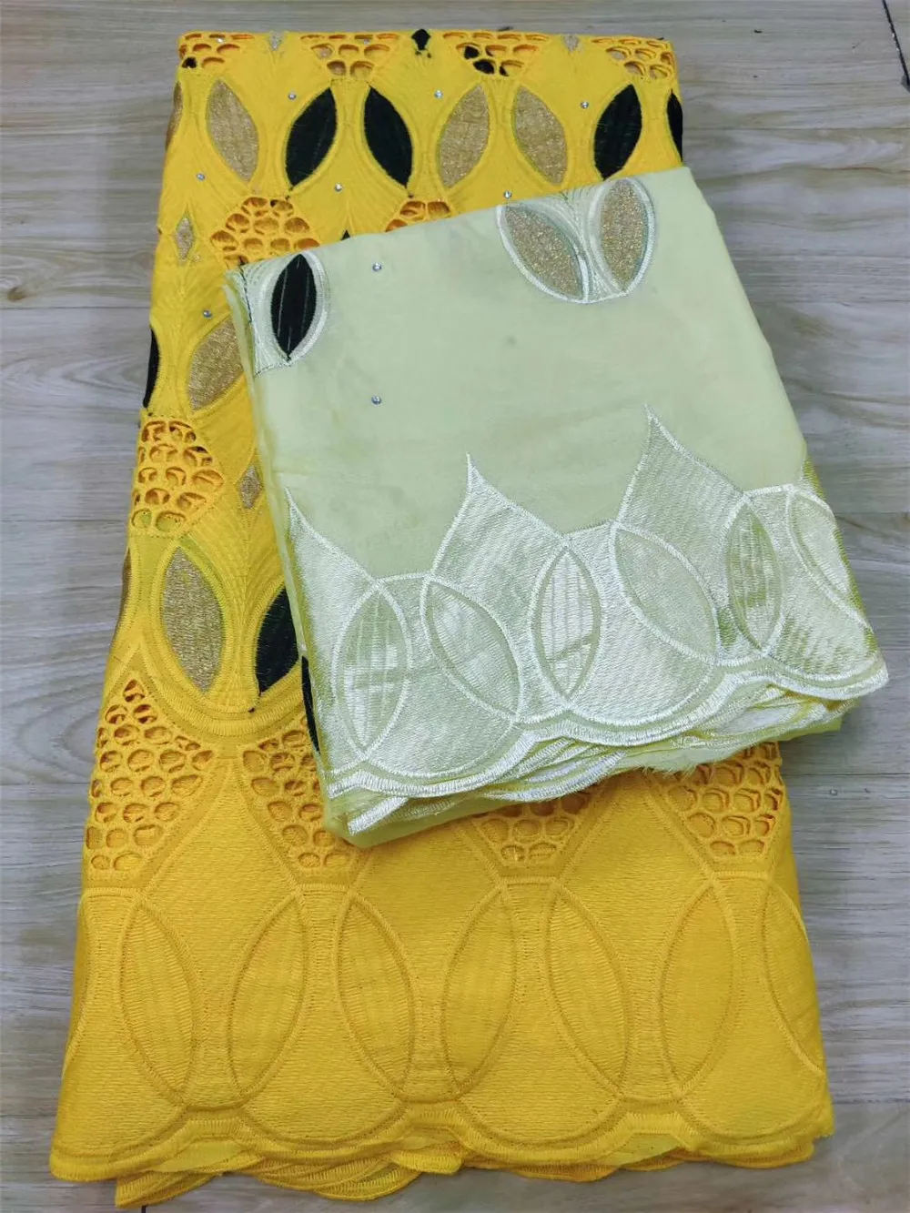 5+2 Yards Lace Fabric Swiss Voile Cotton Embroidered Fabric Latest Yellow Color Wedding Dress Material Flower American Tulle FSS
5+2 Yards Lace Fabric Swiss Voile Cotton Embroidered Fabric Latest Yellow Color Wedding Dress Material Flower American Tulle FSS