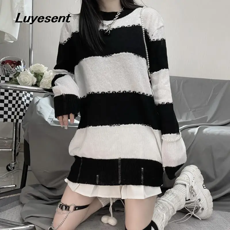 Black White Stiped Women Gothic Thin Pullover Knit Sweater Autumn Sweet Lady Ripped Loose Street Pull Sweaters Korean Jumpers
Black White Stiped Women Gothic Thin Pullover Knit Sweater Autumn Sweet Lady Ripped Loose Street Pull Sweaters Korean Jumpers