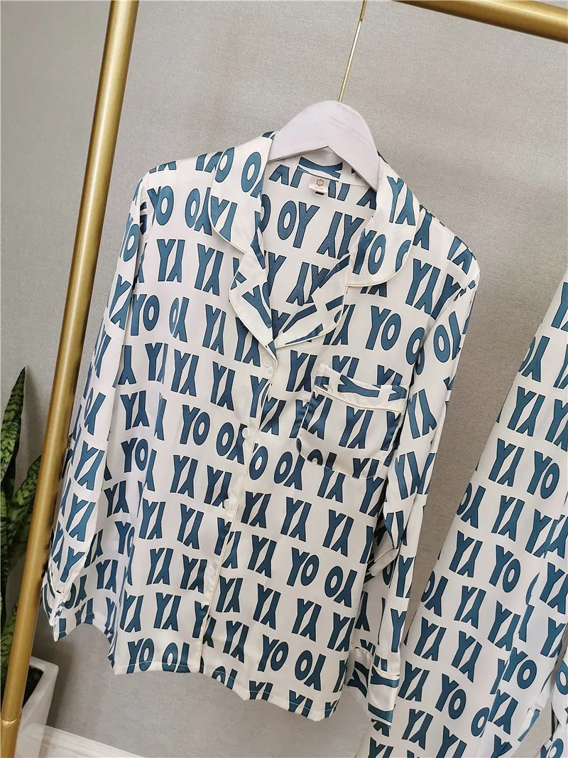 Pyjamas Women Ice Silk Long-sleeved Two-piece Suit Spring Autumn and Summer Loungewear Pajamas for Women Silk Pajamas
Pyjamas Women Ice Silk Long-sleeved Two-piece Suit Spring Autumn and Summer Loungewear Pajamas for Women Silk Pajamas