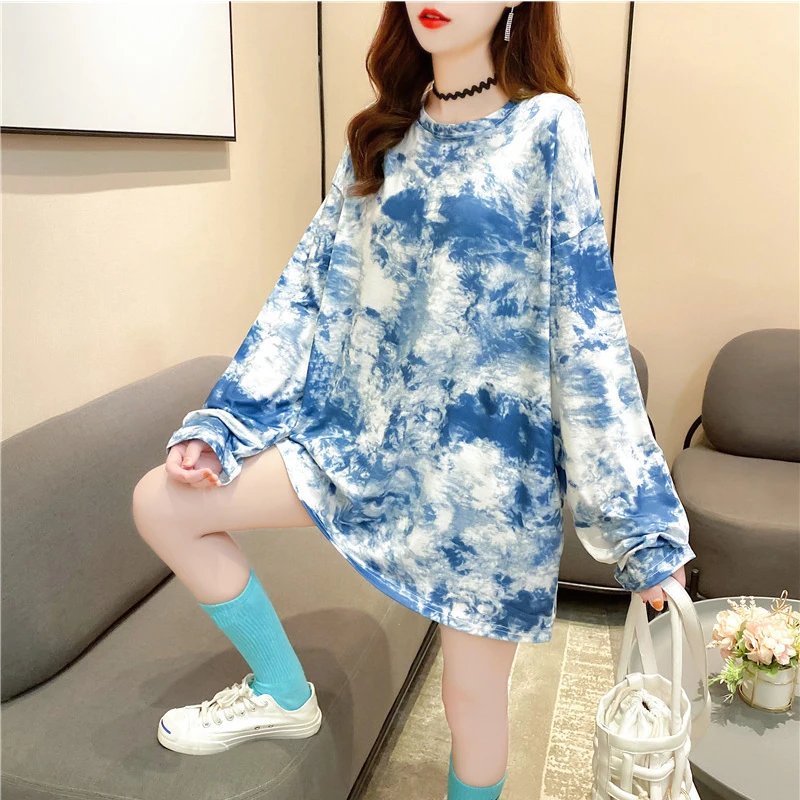 Tie-dye Blue Long Sleeve T-shirt Autumn Casual Loose Harajuku Style Vintage T-shirt Gradient Printed Tee Top
Tie-dye Blue Long Sleeve T-shirt Autumn Casual Loose Harajuku Style Vintage T-shirt Gradient Printed Tee Top