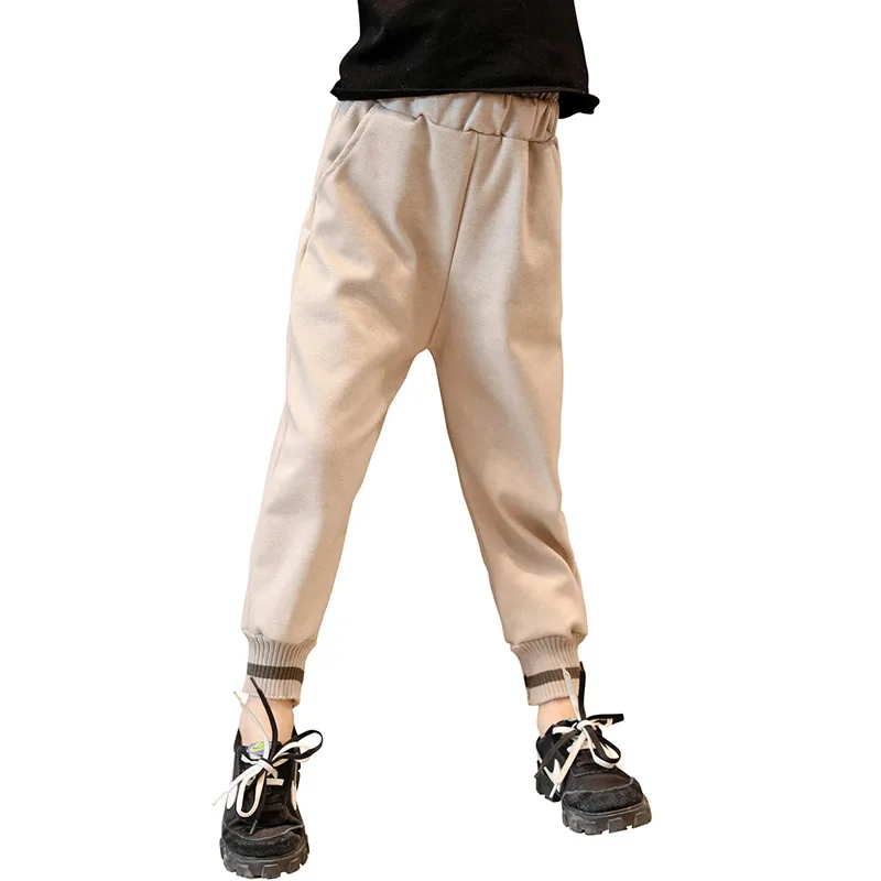 2021 girls woolen trousers new spring and autumn casual sports pants solid color girl close-up trousers loose
2021 girls woolen trousers new spring and autumn casual sports pants solid color girl close-up trousers loose