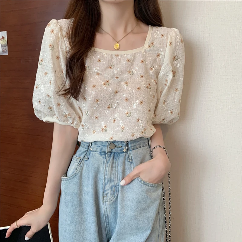 HziriP Summer Gentle Korean Square Neck Floral Short-Sleeved Shirt 2021 Hot Girls New All-Match Casual Fashion Design Women Top
HziriP Summer Gentle Korean Square Neck Floral Short-Sleeved Shirt 2021 Hot Girls New All-Match Casual Fashion Design Women Top