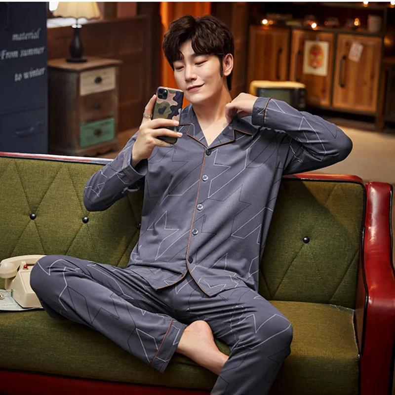 New Men's Long Sleeved Spring and Autumn Pajamas Open Front Button Green Middle-aged Comfortable Sleep Home Clothes Casual Wear
New Men's Long Sleeved Spring and Autumn Pajamas Open Front Button Green Middle-aged Comfortable Sleep Home Clothes Casual Wear