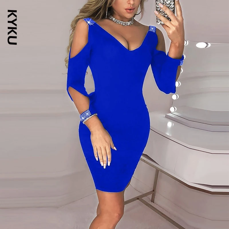 2021 Women Solid V-neck New Summer Sexy Black Club Dress Mini Sequins Dresses Elegant for Female Robe Vestidos party dress
2021 Women Solid V-neck New Summer Sexy Black Club Dress Mini Sequins Dresses Elegant for Female Robe Vestidos party dress