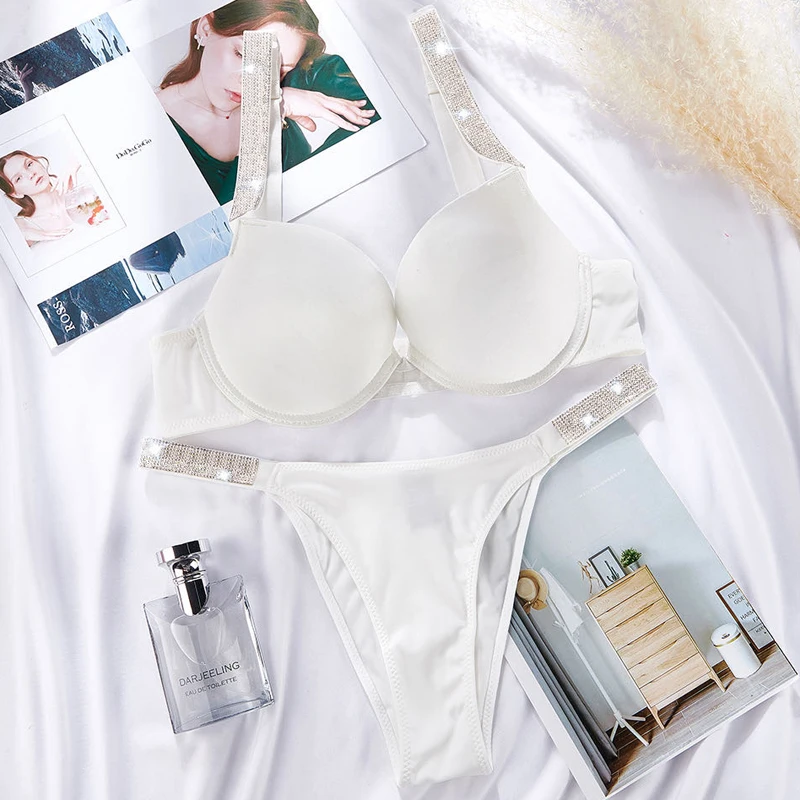 Women Sexy Lingerie Sets Rhinestone Letter Brand Design 2 Piece Push Up Bra And Panty Comfortable Adjustable Plus Size Underwear
Women Sexy Lingerie Sets Rhinestone Letter Brand Design 2 Piece Push Up Bra And Panty Comfortable Adjustable Plus Size Underwear