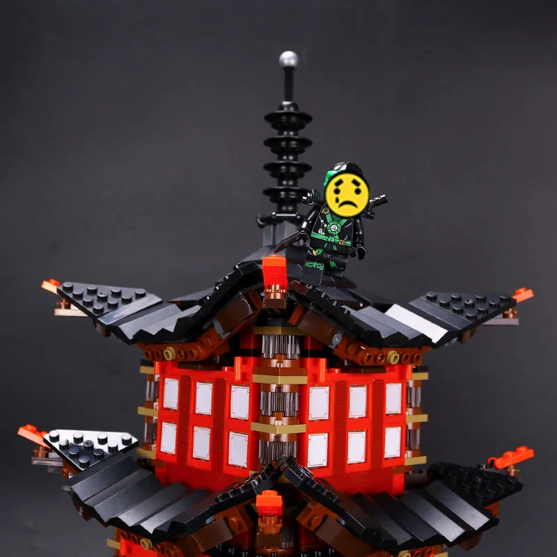 IN STOCK 2150pcs Temple of Airjitzu Thunder Swordsman Building Blocks Bricks Christmas Toys 89043 06022 DIY Birthday Gifts
IN STOCK 2150pcs Temple of Airjitzu Thunder Swordsman Building Blocks Bricks Christmas Toys 89043 06022 DIY Birthday Gifts