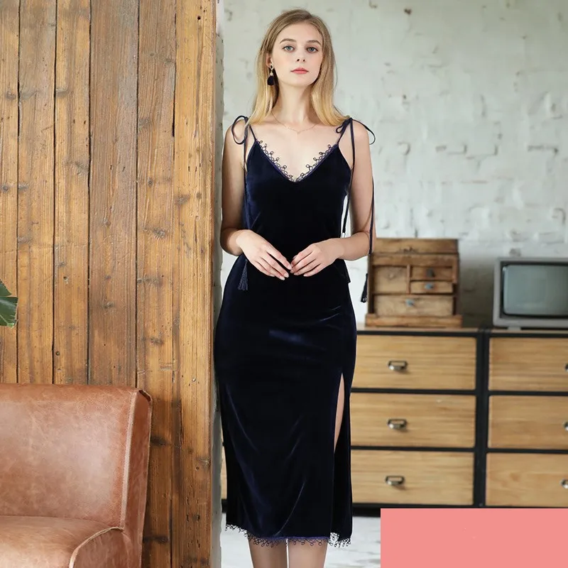 XIFER Velvet Nightgown Sling Female V-neck Sexy Long Autumn and Winter Wedding Gown Medium Thick Warm Nightwear Home Service
XIFER Velvet Nightgown Sling Female V-neck Sexy Long Autumn and Winter Wedding Gown Medium Thick Warm Nightwear Home Service