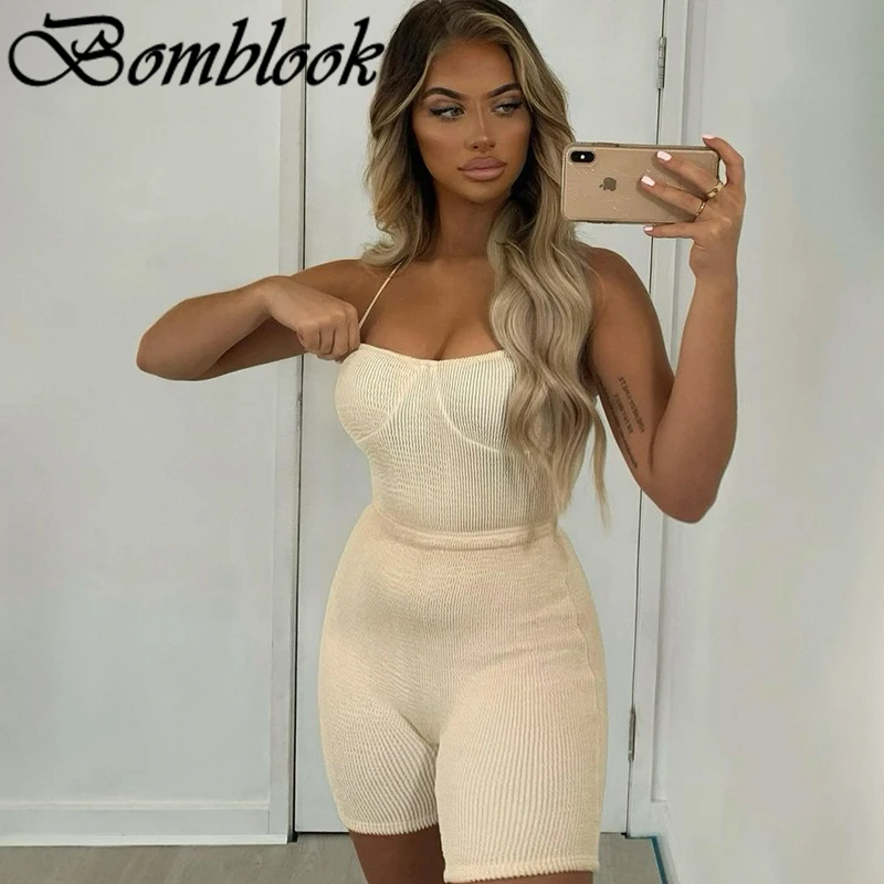 Bomblook Casual Fahsion Women's Suit Summer 2021 Solid Backless Y2k Camisole Pleated Shorts Sets Vetement Femme Streetwears
Bomblook Casual Fahsion Women's Suit Summer 2021 Solid Backless Y2k Camisole Pleated Shorts Sets Vetement Femme Streetwears
