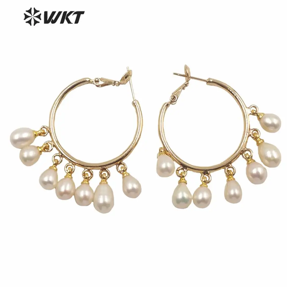 WT-MPE031 Gorgeous white dangle pearl earrings women gold electroplated round hoop real pearl charming women earrings
WT-MPE031 Gorgeous white dangle pearl earrings women gold electroplated round hoop real pearl charming women earrings