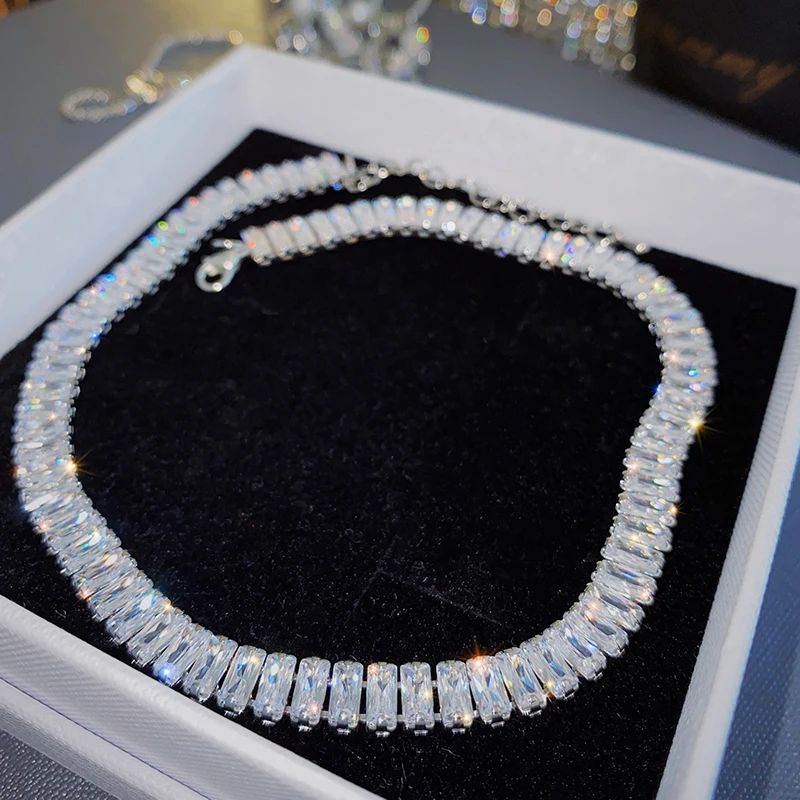 Korean hot selling fashion jewelry, copper inlaid zircon, luxury shiny necklace sexy ladies party necklace
Korean hot selling fashion jewelry, copper inlaid zircon, luxury shiny necklace sexy ladies party necklace