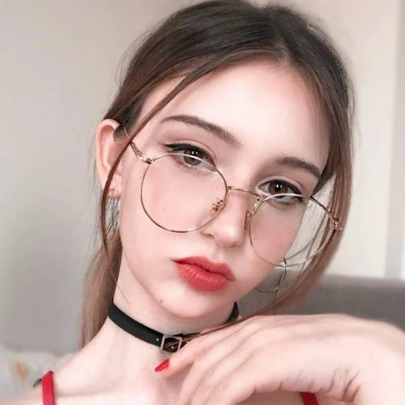 Ladies Fashion Sunglasses Photo Decoration Myopia Glasses Headwear Retro Trendy Flat Mirror Men's Fashion Blu-ray Glasses
Ladies Fashion Sunglasses Photo Decoration Myopia Glasses Headwear Retro Trendy Flat Mirror Men's Fashion Blu-ray Glasses