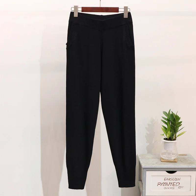 2021 Knitwear 2 Piece Suits Spring Autumn New Women Fashion Beading Old Tiger Warm Sweater + Loose Trousers Women Knitted sets
2021 Knitwear 2 Piece Suits Spring Autumn New Women Fashion Beading Old Tiger Warm Sweater + Loose Trousers Women Knitted sets